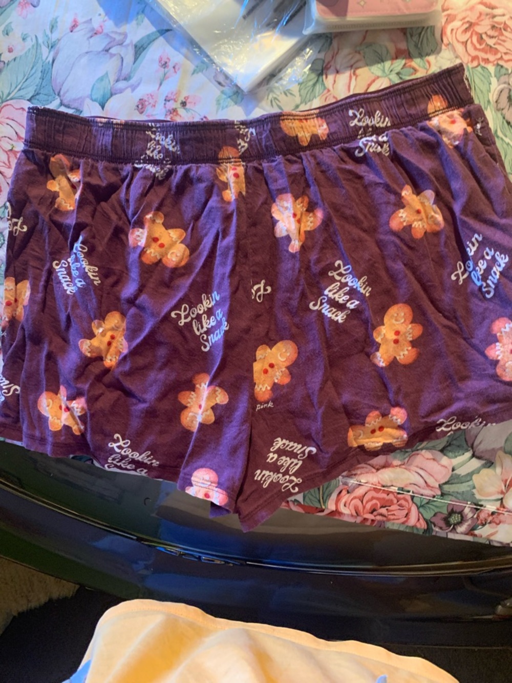 Victoria Secret Pink Women's Purple Gingerbread Print Lounge Shorts Size Medium